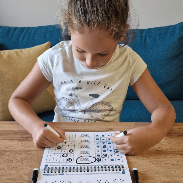 Set „Metoda Ici-Colo” + „VivoCăutător” – Exerciții inovatoare pentru dezvoltarea atenției, concentrării și gândirii logice + 2 markere ștergabile (Копие) (Копие) - imagine 2