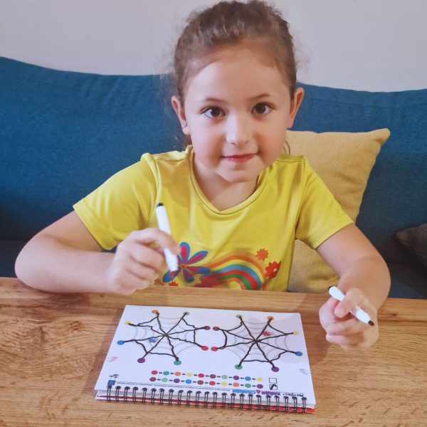 Set „Metoda Heidi & Spidey” + „Metoda Degete Istețe” – exerciții inovatoare pentru antrenarea creierului + 2 markere ștergabile - imagine 4