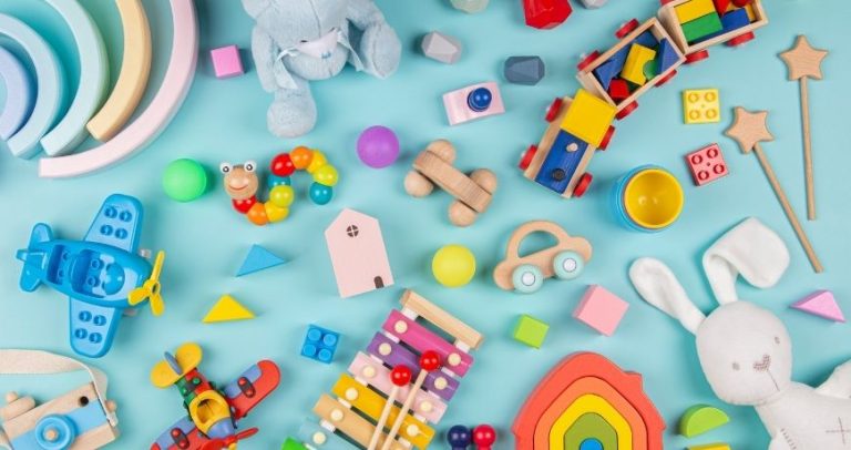 Jucăriile – nevoie sau piedică? Cum găsim echilibrul în jocurile copilăriei?