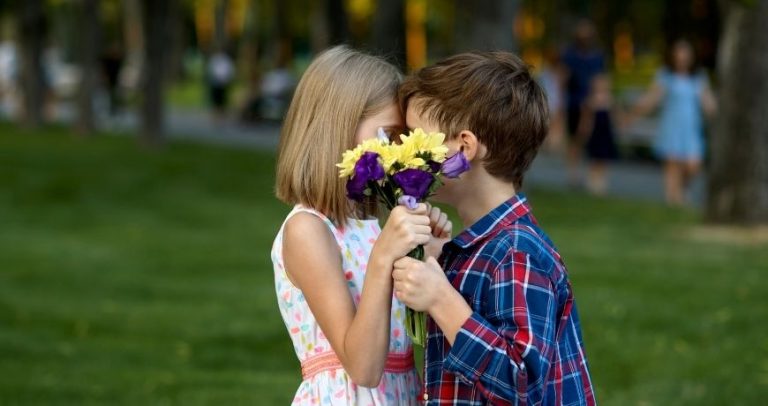 Prima dragoste a copilului – cum să abordăm emoțiile lui?