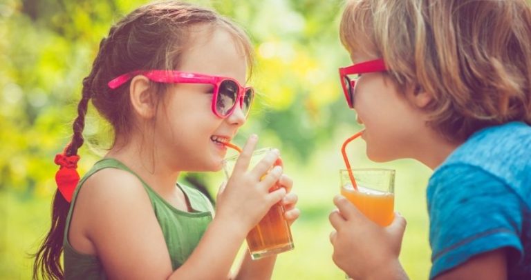 5 băuturi dăunătoare pentru copii și alternativele lor sănătoase