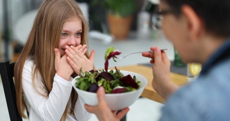 Cum să convingi copilul să mănânce mai multe fibre? 6 idei gustoase și ingenioase.