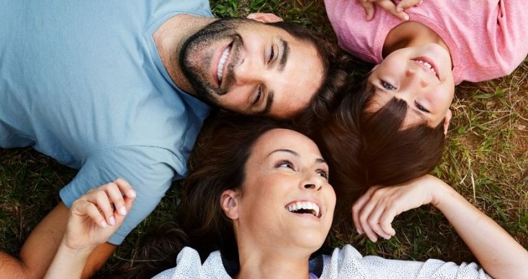 Cum să explicăm blând copilului că lumea nu se învârte în jurul lui?