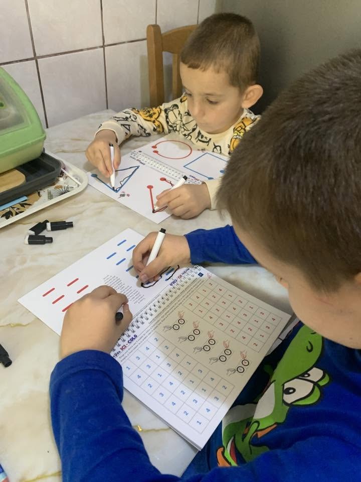 Metoda Zig-Zag: 32 de exerciții distractive de gimnastică a minții cu Forme și Linii pentru Copii și Adulți, Focus, Concentrare și Motricitate fină, 3+, A5, utilizare multiplă photo review